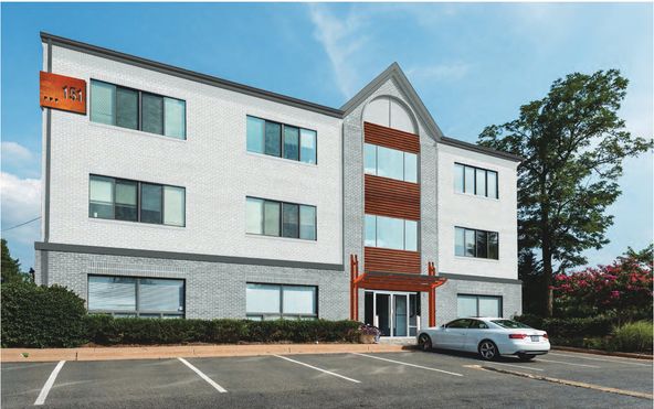 151 Spring St, Herndon, VA 20170